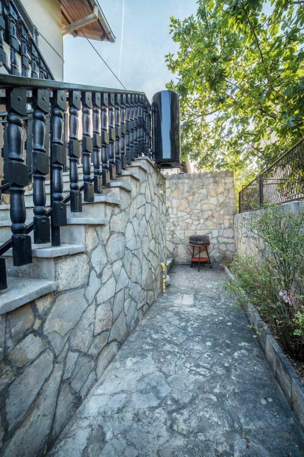 Apartments The Heart Of Croatia Pirovac Exterior foto