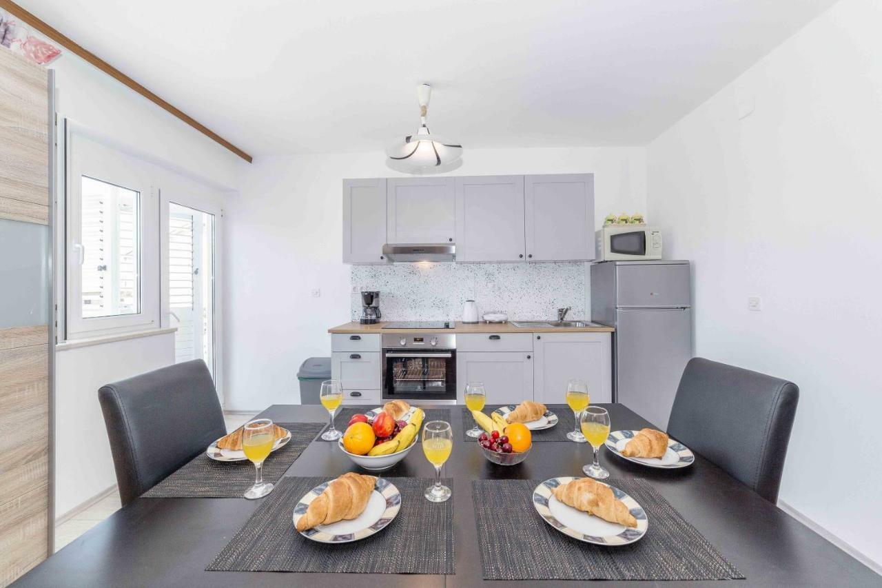 Apartments The Heart Of Croatia Pirovac Exterior foto